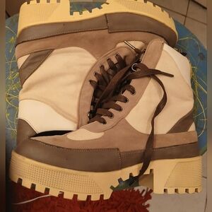 Cape‎ ROBBIN,Stylish High-Top CANVAS,PLATFORM Boots/SHOES. SZ.9